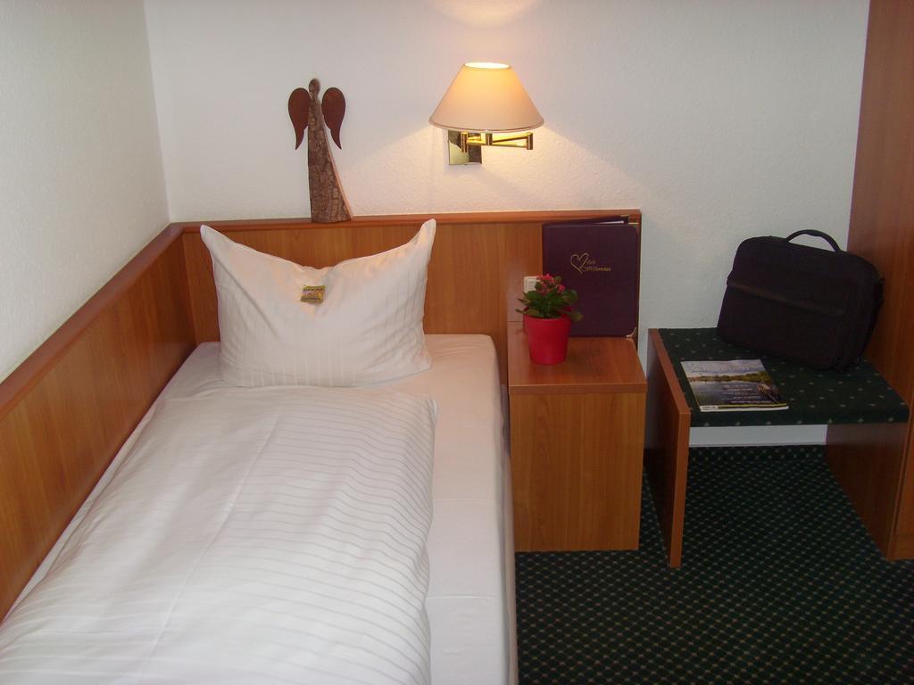 Hotel & Restaurant Engel Хербертинген Номер фото